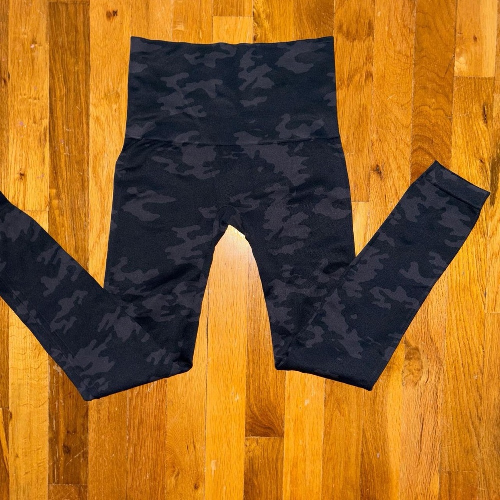 SPANX Dark Camouflage Leggings